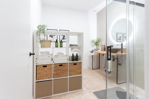 Manya Valencia by Concept Flats