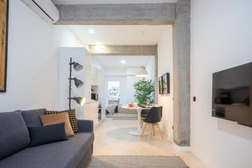 Manya Valencia by Concept Flats