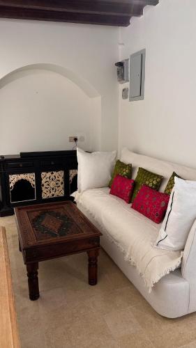 Posezení v ubytování Bait Rawiyah experience an authentic Omani house