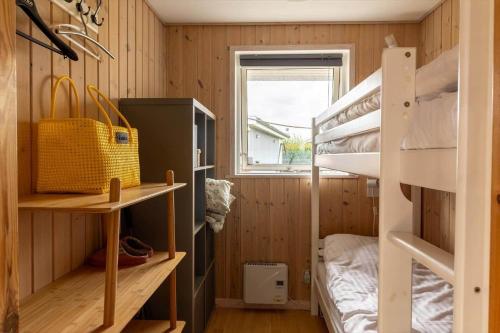 Palanda nebo palandy na pokoji v ubytování G310-Lemvig-Violvej-10