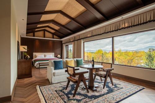 Χώρος καθιστικού στο La Danse Sacree Hotel