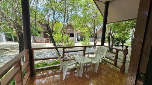 Balkón nebo terasa v ubytování Andaman Resort