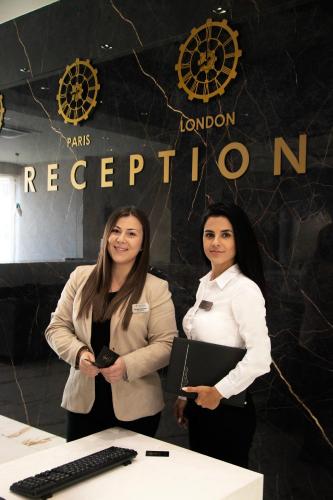 Jitomir Hotel — Lobby or reception