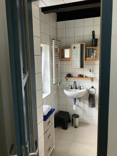Bilik mandi di Lajtorjás