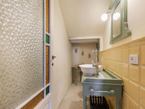 Bilik mandi di Holiday home in Toscana with pool