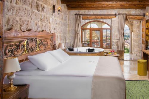 Ruang duduk di Dionysos Cave Cappadocia Hotel