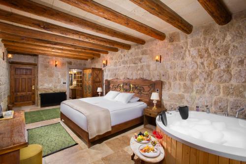 Queen Room with Spa Bath