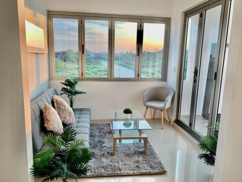 Ruang duduk di Mínimal apartment with terrace and ocean view