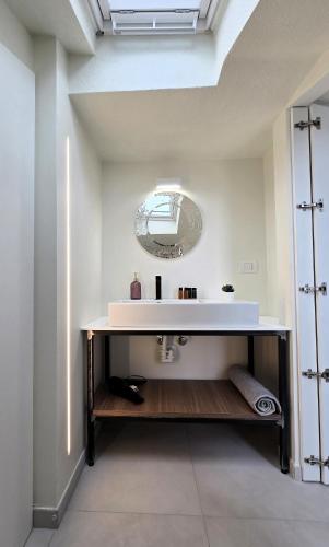 YR Apartments - Argonne - 3 Min Walk to Duomo Bus
