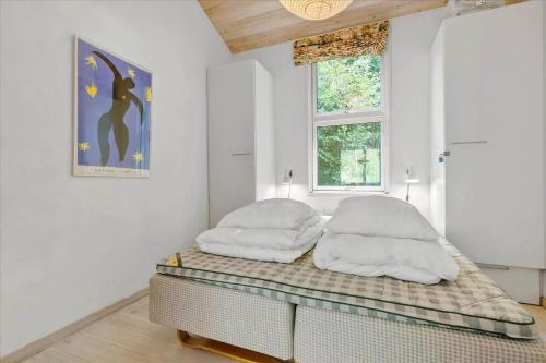 Brøndstrupにある8554-Grenaa-Bertavej-25の白い部屋(枕付)