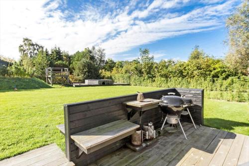 Κήπος έξω από το 8532-Grenaa-Fridavej-66