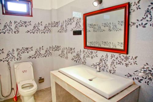 Ένα μπάνιο στο Janara Luxury Cabana