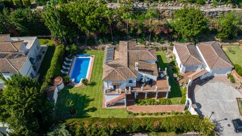 VACATION MARBELLA I Villa Faldo, Golf Valley, Private Heated Pool, BBQ, 24H Security, World-Class Dining, 10 min from Puerto Banus