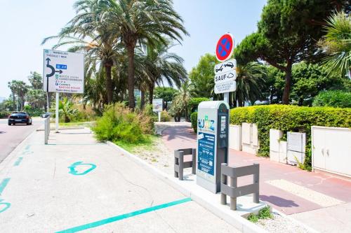 Gambar di galeri bagi C3 Studio Facing Sea and Beach - Wifi, AC, terrace di Cannes