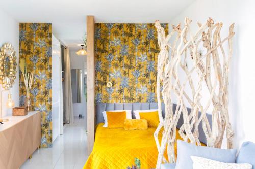Katil atau katil-katil dalam bilik di C3 Studio Facing Sea and Beach - Wifi, AC, terrace