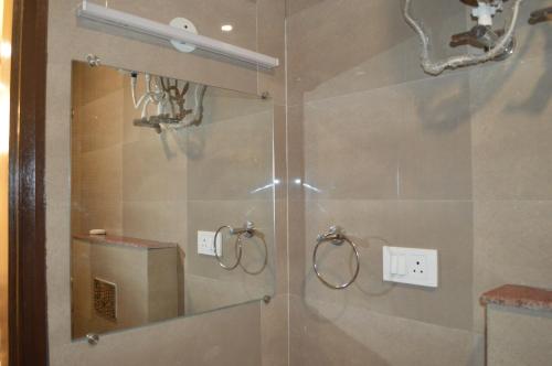 Koupelna v ubytování Ganga Bhumi Rishikesh 2BHK