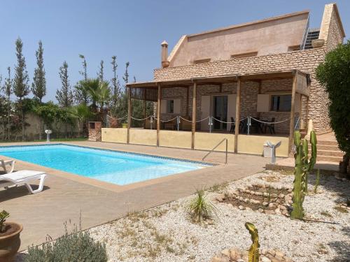 La alberca dentro o cerca de Dar Chams-Villa Essaouira 3 chambres
