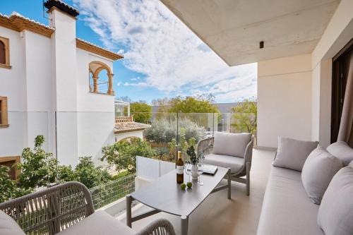 Tamana Apartments in Javea - by Welcomely, Madera.