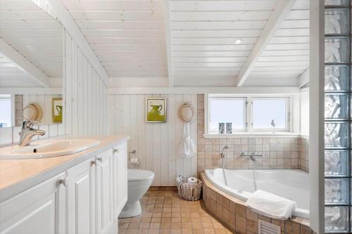 Ένα μπάνιο στο BL653-Saltum-Nordvestvej-27