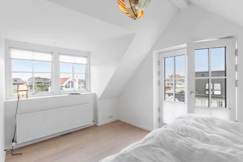 Postel nebo postele na pokoji v ubytování BL1222-Blokhus-Strandvejen-13-B