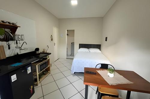 Η κουζίνα ή μικρή κουζίνα στο Studio Apartamento kitnet Privativo Jundiai 07