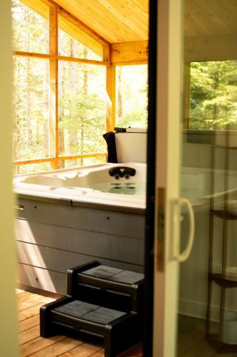Fotografie z fotogalerie ubytování Spa Relaxation Forest & River - Le Marmontin v destinaci Saint-Raymond