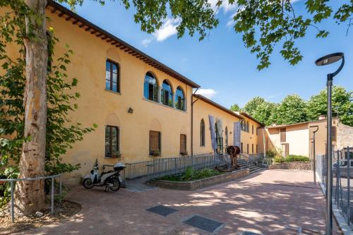 Florence Charming Apartments - Conventino Modern - One-bedroom Flat with Living Area and Garage near Boboli