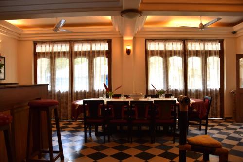 Restoran atau tempat lain untuk makan di Hotel Kismat Mahal