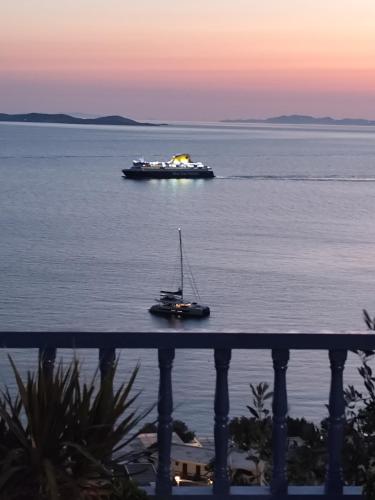 Gallery image of Mykonos Rooms in Agios Stefanos