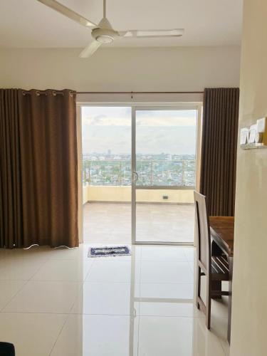 ラジャジリヤにあるSKYLINE SUITE Luxury Penthouse at The Highness Rajagiriyaのギャラリーの写真