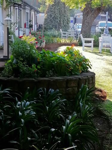 Κήπος έξω από το Lydenburg Manor Guest House