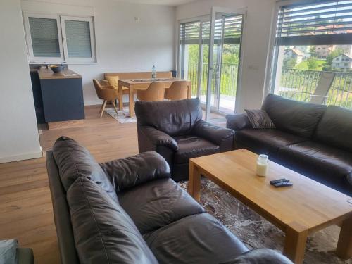 Ruang duduk di Sarajevo Penthouse