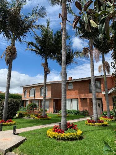 Κήπος έξω από το Residencia para damas La Sabana