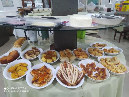 Makanan di atau berdekatan hotel