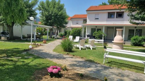 Villas Corinthia
