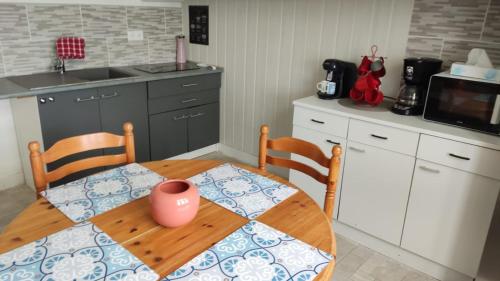 Η κουζίνα ή μικρή κουζίνα στο Concarneau studio