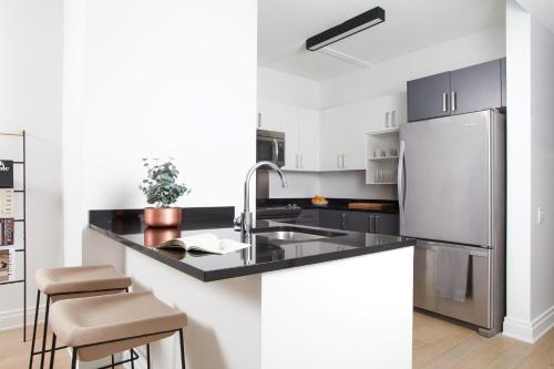 Kuchyň nebo kuchyňský kout v ubytování Mint House at 70 Pine