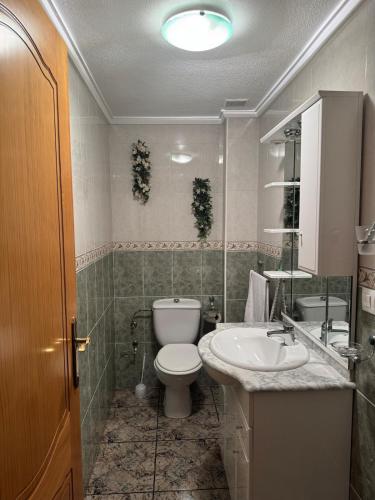 Naufragos Apartment 1st Line Torrevieja Beach