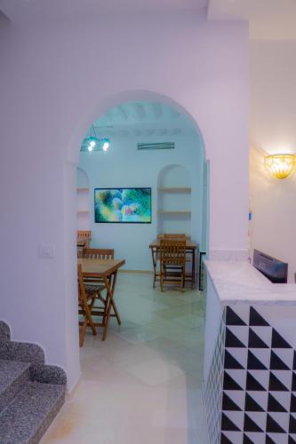Televisyen dan/atau pusat hiburan di Hôtel Al Jazira Mahdia