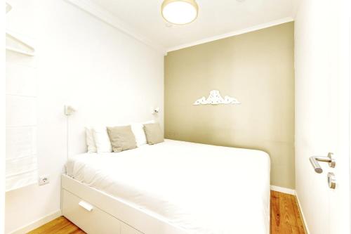 Charming 1 Bedroom Apartment in Mouraria Heart of Historic Lisbon