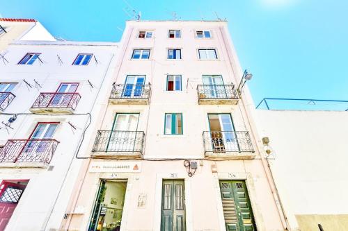 Charming 1 Bedroom Apartment in Mouraria Heart of Historic Lisbon