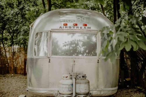 Fotografie z fotogalerie ubytování Boho Blue & Airstream Nearby All Things Memphis v destinaci Memphis