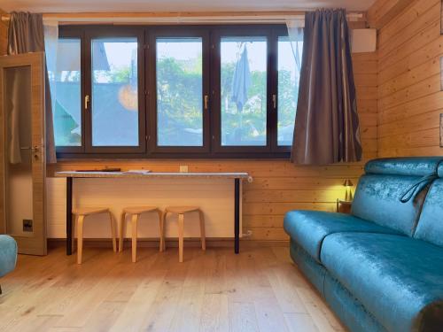 Posezení v ubytování Beautiful studio - private garden, EV, breakfast - Chalet Hug studio