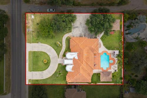 Πισίνα στο ή κοντά στο Valley Getaway! Pool House