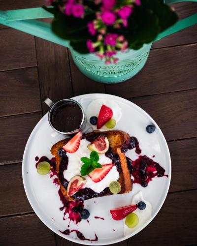 Jídlo v hostelu nebo okolí