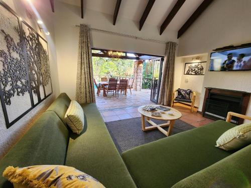 Gallery image of Kensington Lodge Golf Estate Villa - 17 Pinehurst Drive in White River