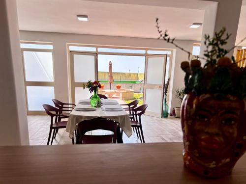 Gambar di galeri bagi Domus Apartment in villa, swimming pool and private parking di Gravina di Catania