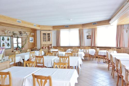 Restaurace v ubytování Hotel Garnì al Plan