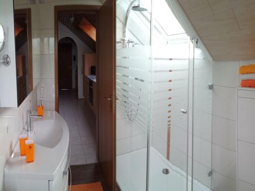 Koupelna v ubytování Haus Oettinger