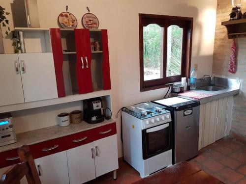 Una cocina o cocineta en Ferienhaus Romantico